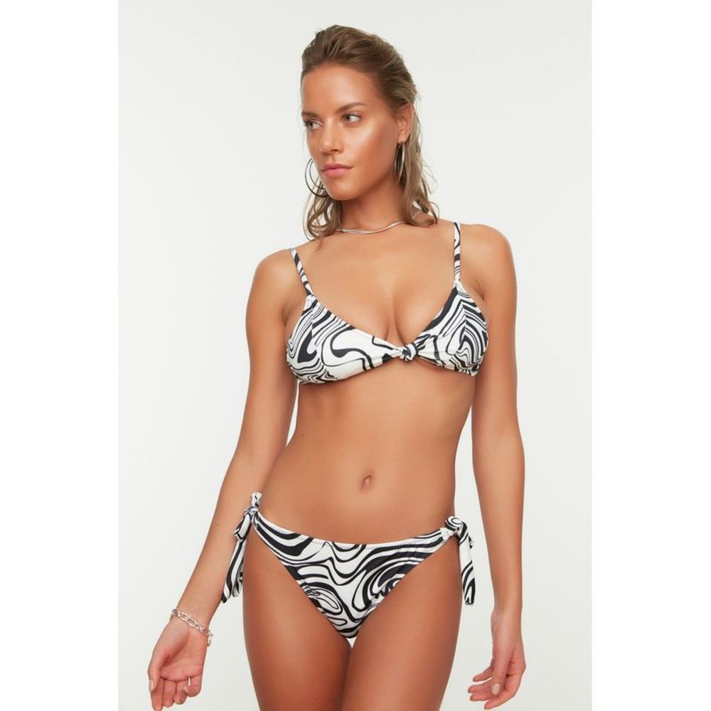 NWT Trendyol Women Normal Trotter Bikini Bottom